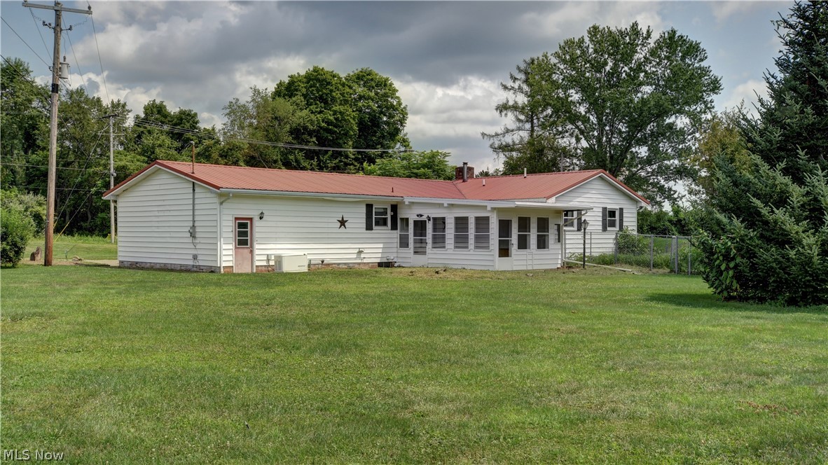 4216 Schumacher Hollow Road SE New Philadelphia OH 44663