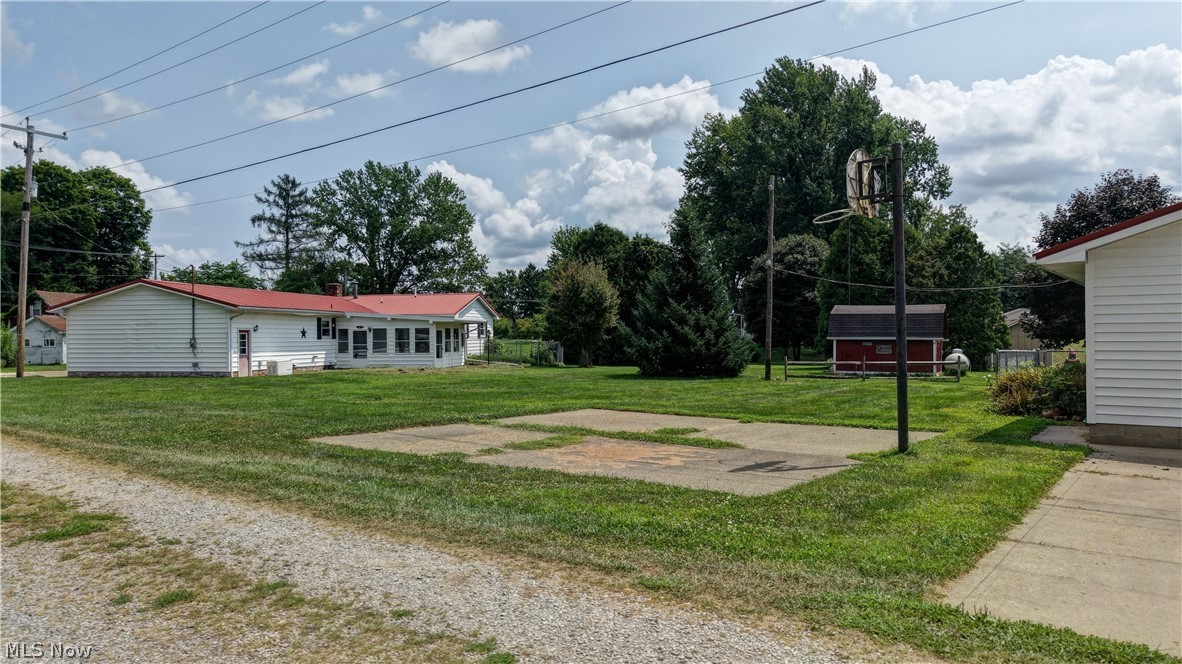 4216 Schumacher Hollow Road SE New Philadelphia OH 44663
