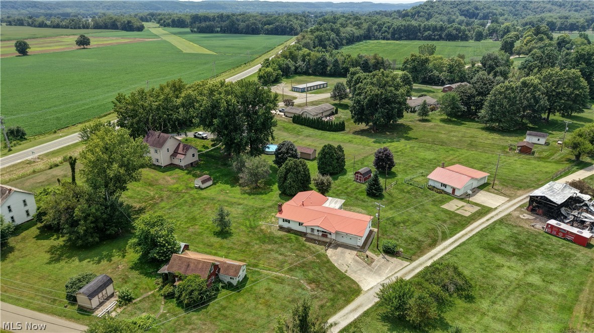 4216 Schumacher Hollow Road SE New Philadelphia OH 44663