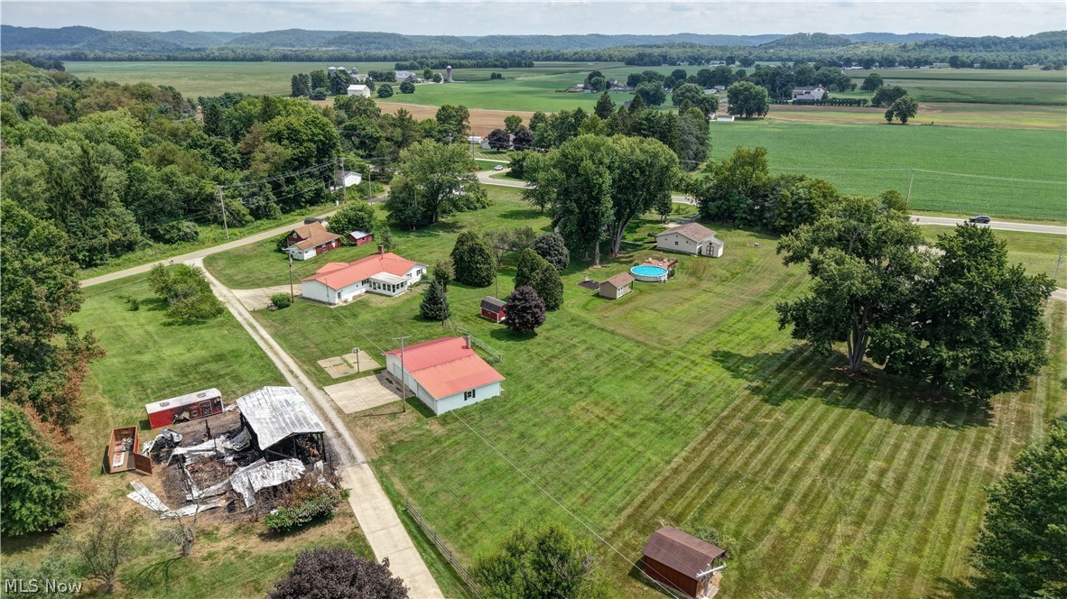 4216 Schumacher Hollow Road SE New Philadelphia OH 44663