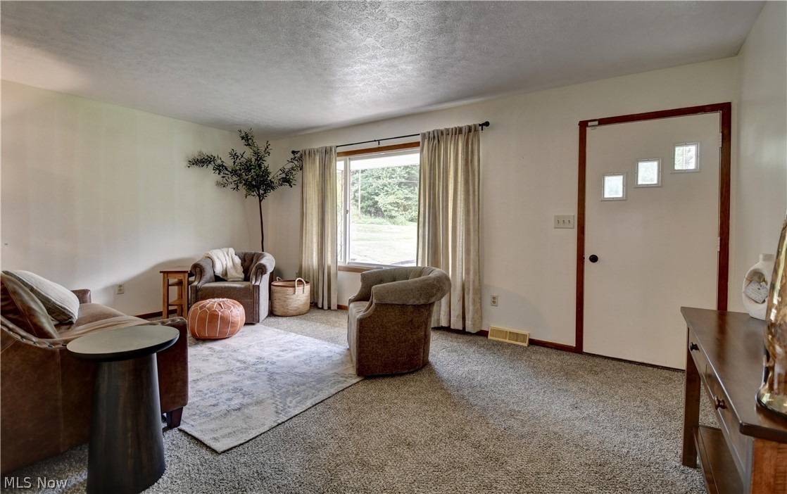 4216 Schumacher Hollow Road SE New Philadelphia OH 44663