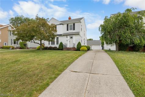 7920 Parmenter Drive Parma OH 44129