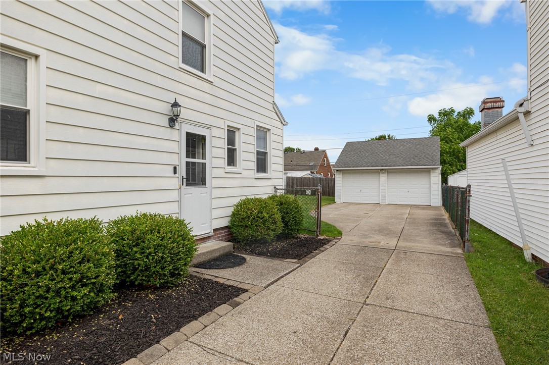 7920 Parmenter Drive Parma OH 44129