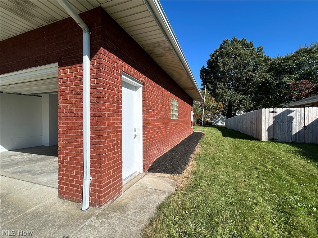 2595 Frostwood Drive Austintown OH 44515