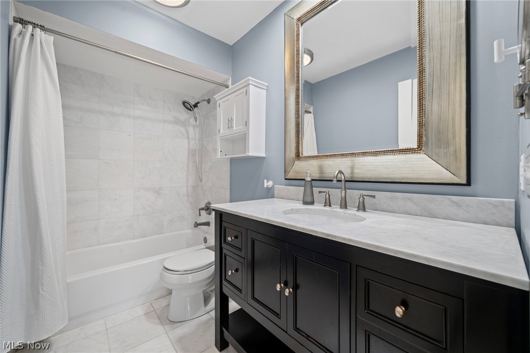 17258 Long Meadow Trail Chagrin Falls OH 44023