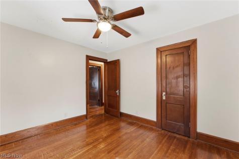 113 Longford Avenue Elyria OH 44035