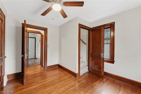 113 Longford Avenue Elyria OH 44035