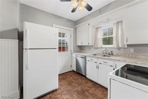 113 Longford Avenue Elyria OH 44035