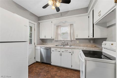 113 Longford Avenue Elyria OH 44035