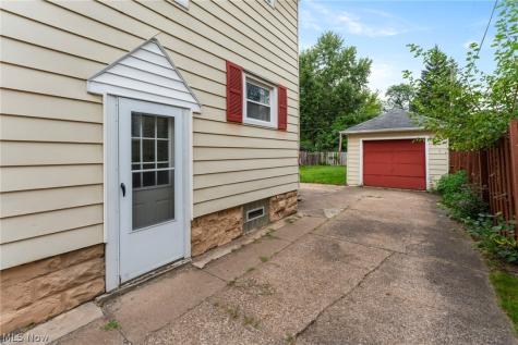 113 Longford Avenue Elyria OH 44035
