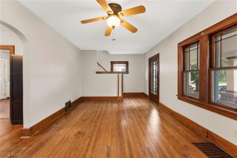 113 Longford Avenue Elyria OH 44035