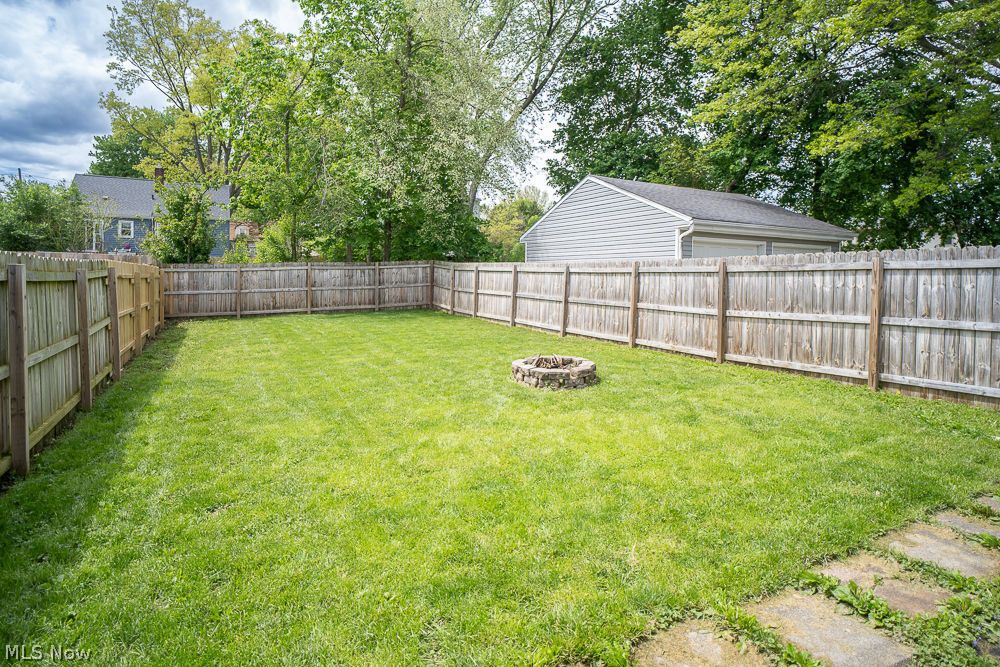 284 Mcdowell Avenue Akron OH 44313