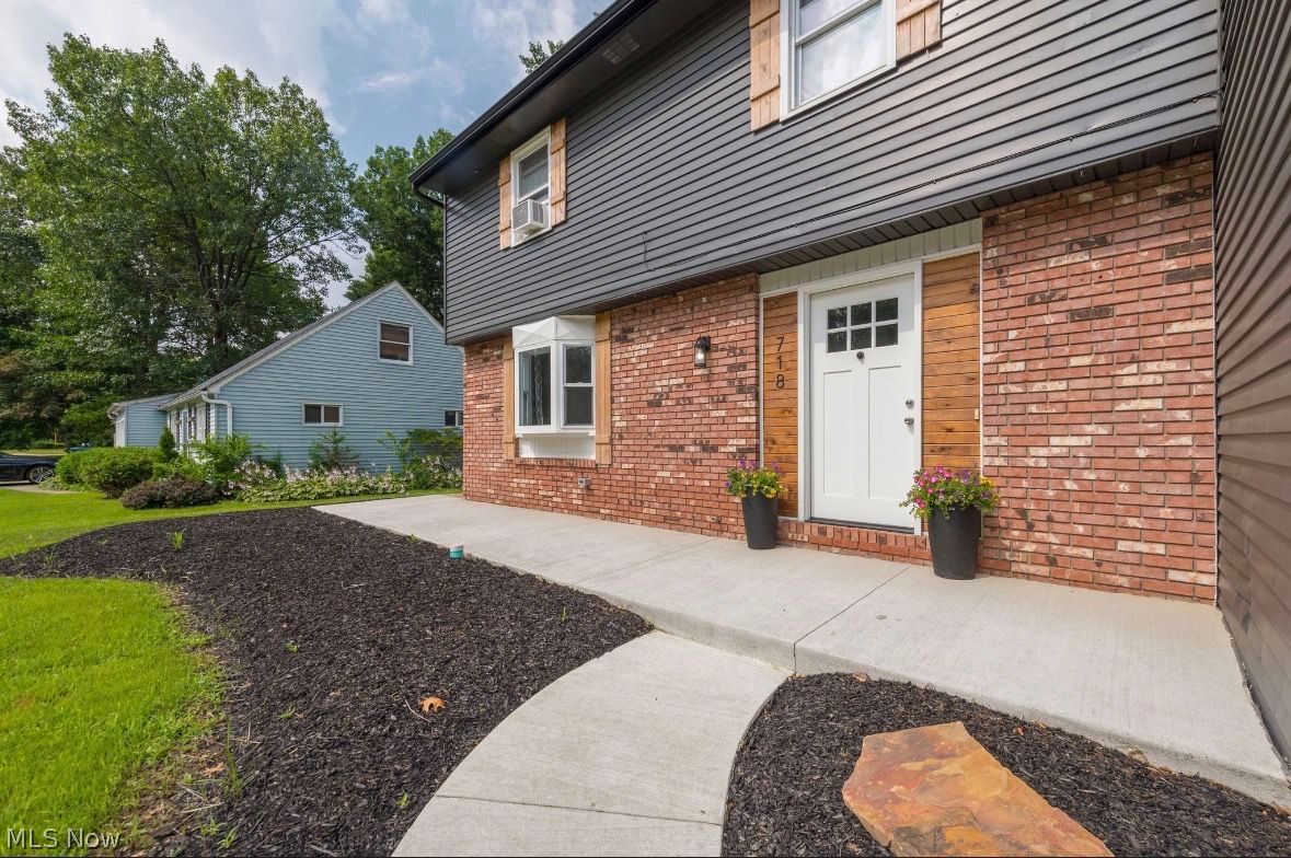 718 Arlington Drive Vermilion OH 44089