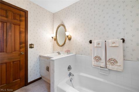 32696 Surrey Lane Avon Lake OH 44012
