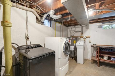 2195 Par Drive Akron OH 44312