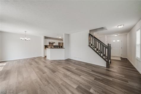 29080 Pembrooke Boulevard Olmsted Twp OH 44138