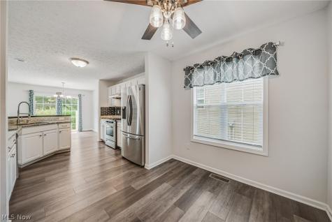29080 Pembrooke Boulevard Olmsted Twp OH 44138