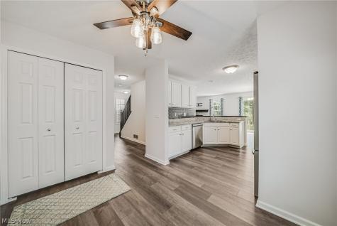 29080 Pembrooke Boulevard Olmsted Twp OH 44138