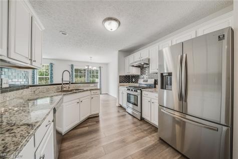 29080 Pembrooke Boulevard Olmsted Twp OH 44138