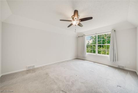 29080 Pembrooke Boulevard Olmsted Twp OH 44138
