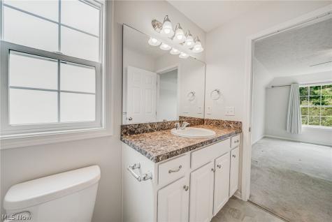 29080 Pembrooke Boulevard Olmsted Twp OH 44138