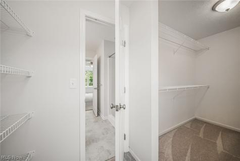 29080 Pembrooke Boulevard Olmsted Twp OH 44138