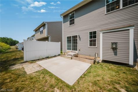 29080 Pembrooke Boulevard Olmsted Twp OH 44138