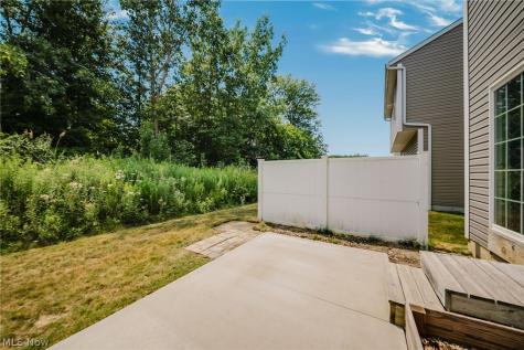 29080 Pembrooke Boulevard Olmsted Twp OH 44138