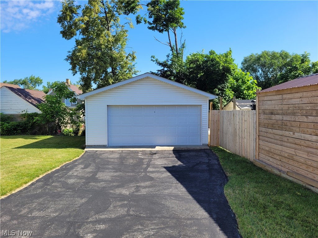 4222 Behrwald Avenue Cleveland OH 44109