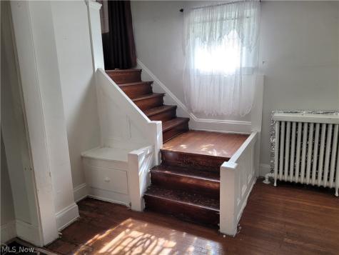 4222 Behrwald Avenue Cleveland OH 44109
