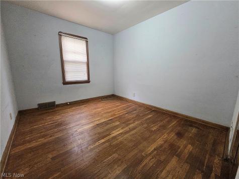 6040 W 54th Street Parma OH 44129