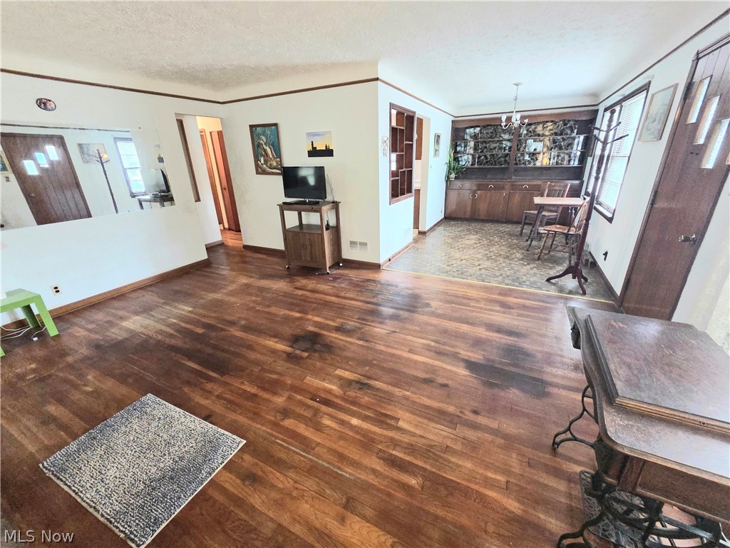 6040 W 54th Street Parma OH 44129