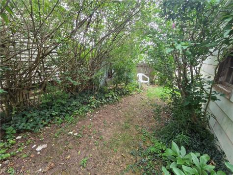 6040 W 54th Street Parma OH 44129