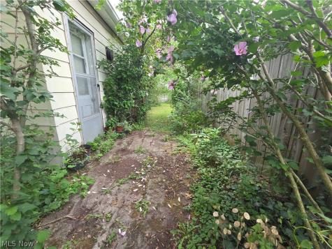 6040 W 54th Street Parma OH 44129