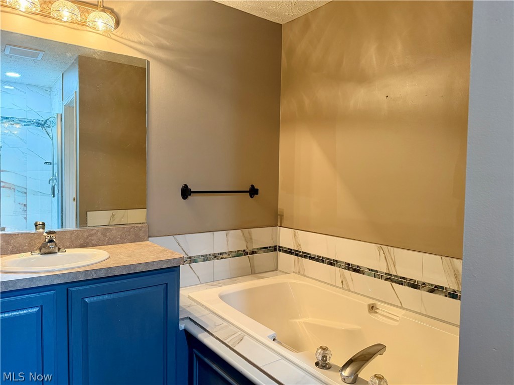 255 Abbotsford Drive Sheffield Lake OH 44054