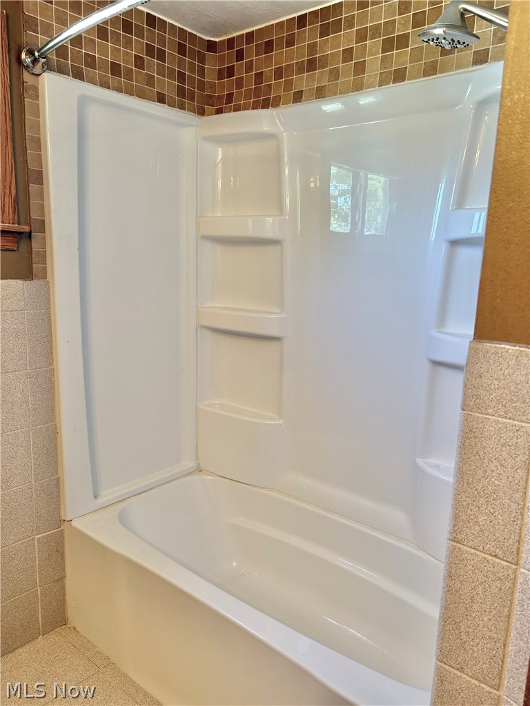 183 E Overlook Drive Eastlake OH 44095