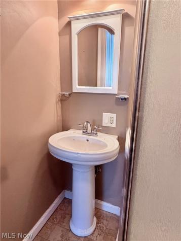183 E Overlook Drive Eastlake OH 44095
