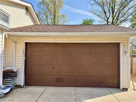 183 E Overlook Drive Eastlake OH 44095