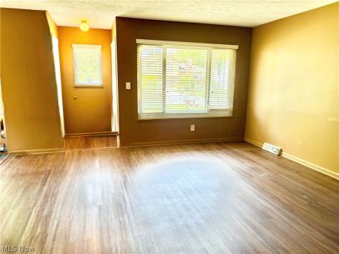 183 E Overlook Drive Eastlake OH 44095