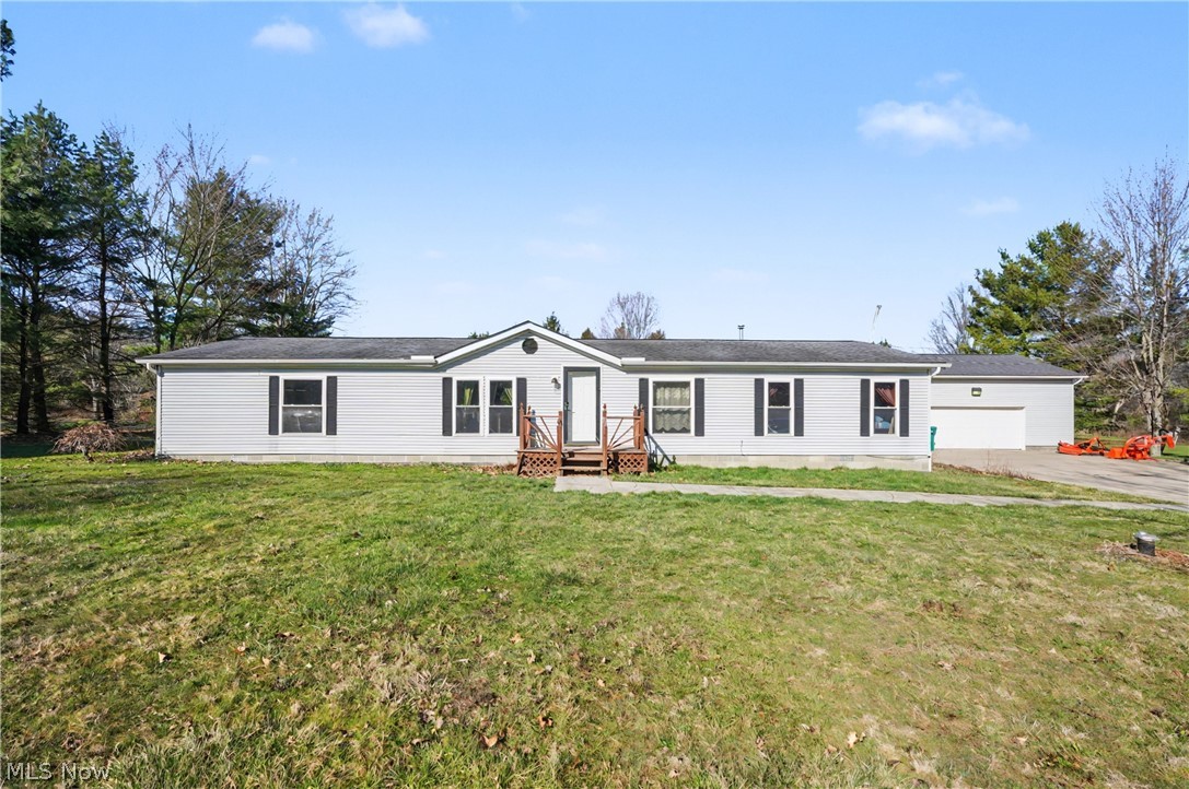 2122 S Pricetown Road Diamond OH 44412