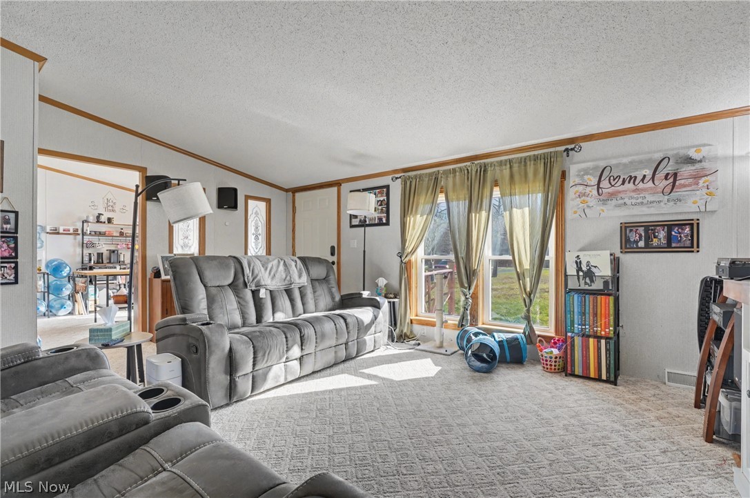 2122 S Pricetown Road Diamond OH 44412