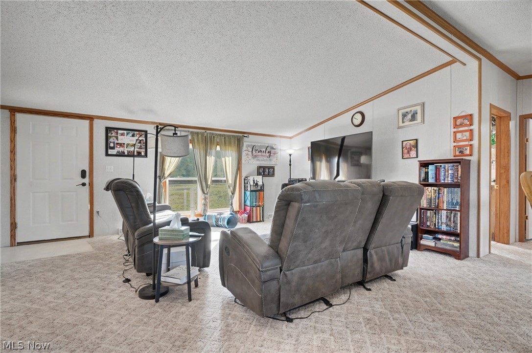 2122 S Pricetown Road Diamond OH 44412