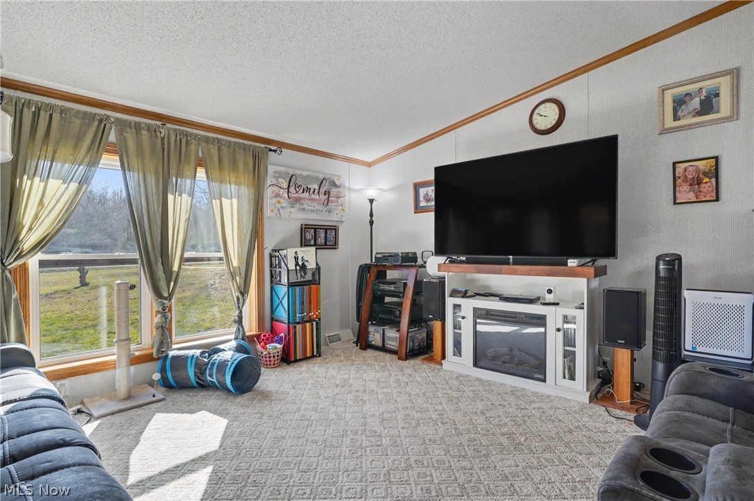 2122 S Pricetown Road Diamond OH 44412