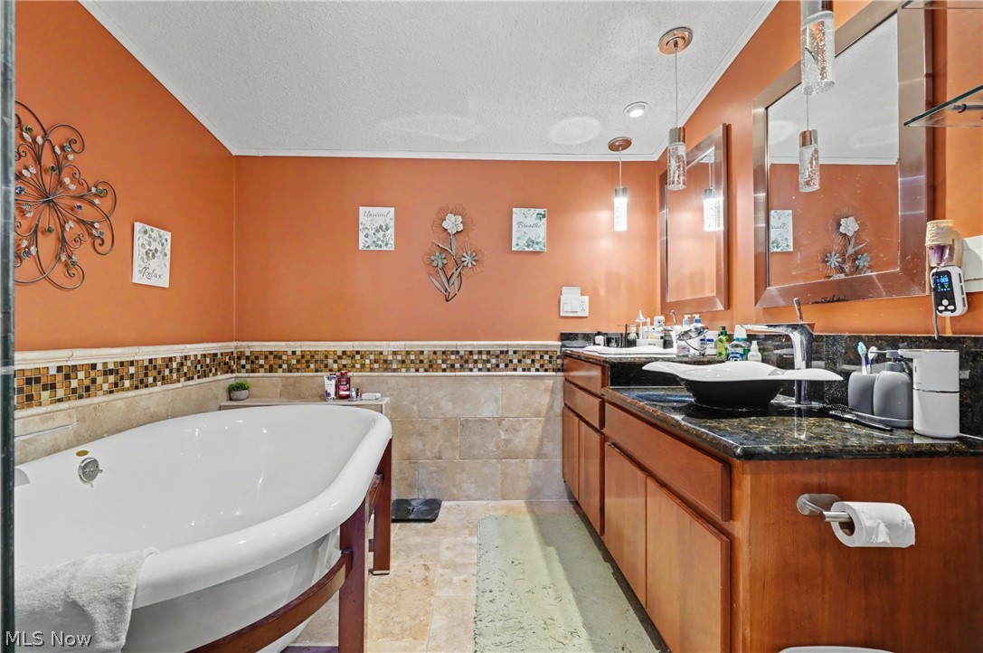 2122 S Pricetown Road Diamond OH 44412