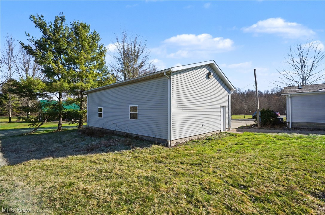 2122 S Pricetown Road Diamond OH 44412