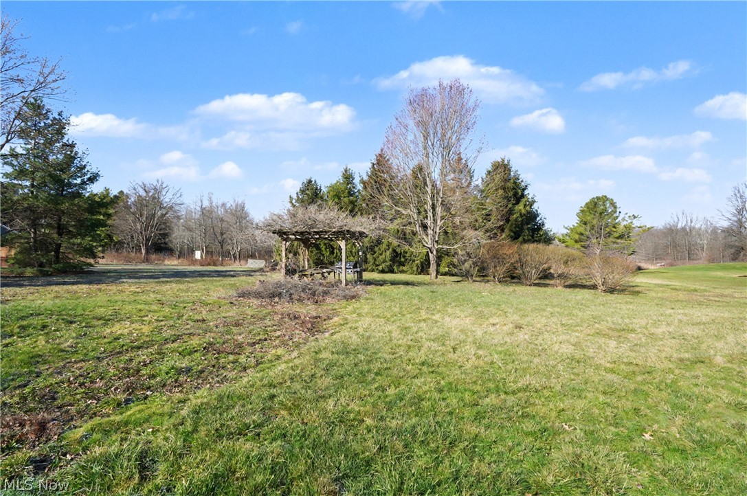 2122 S Pricetown Road Diamond OH 44412