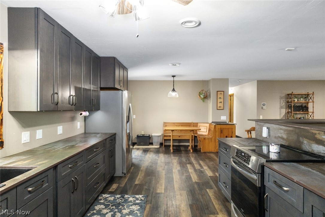 44123 Albrecht Road Elyria OH 44035