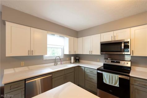 1349 Brookwood Drive Mogadore OH 44260