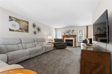 681 Oakcrest Drive Wadsworth OH 44281
