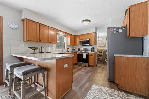 681 Oakcrest Drive Wadsworth OH 44281